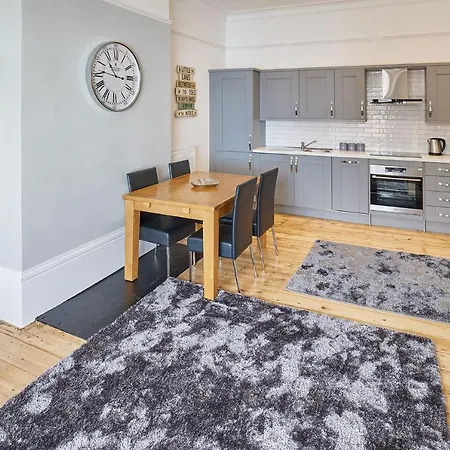 Apartment 3 At Khyber Lodge Holiday Apartments Whitby
