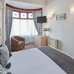 3, Khyber Apartman *